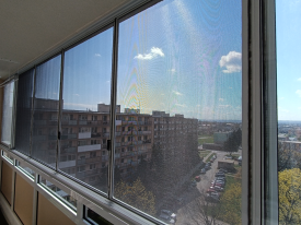 So sieťovinou petscreen